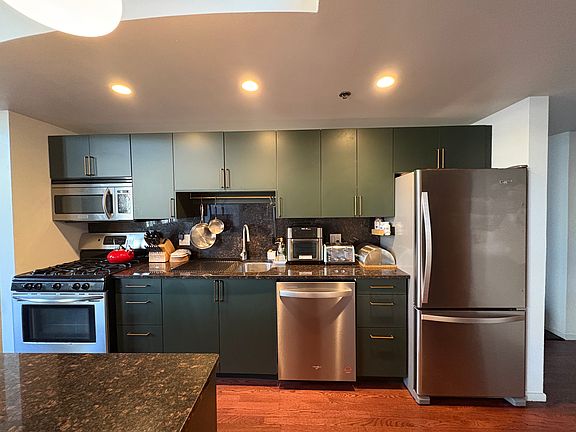 5th image of 2300 W Wabansia Ave APT 309