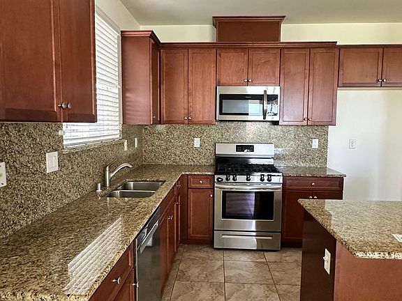 3rd image of 4306 W Lark Ave