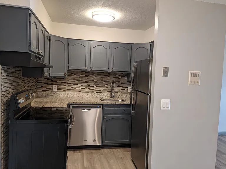 1433 Willard Ave — Photo 20