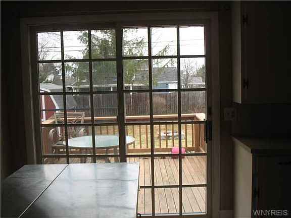 3rd image of 95 Coshway Pl