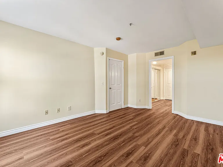 4755 Templeton St #2115 — Photo 24
