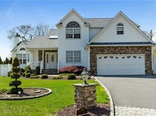298 Union Ave, Islip, NY 11751