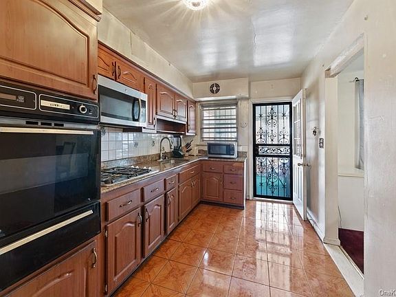 5th image of 4114 Barnes Ave