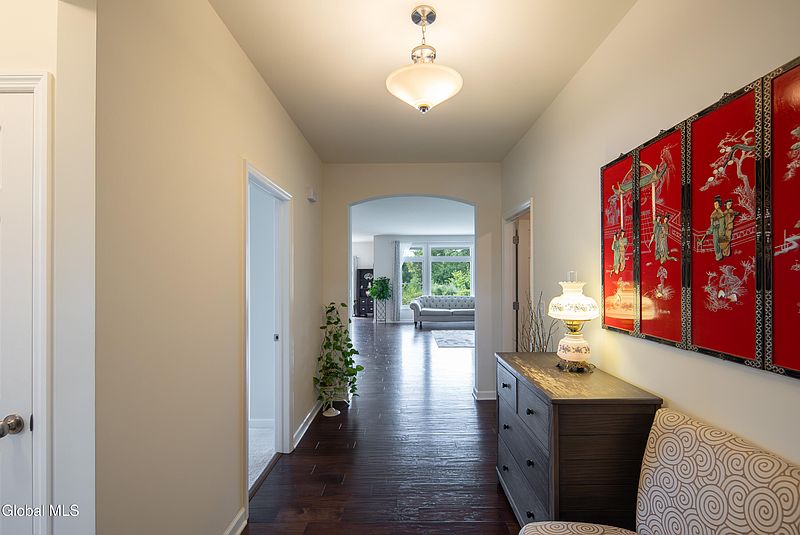 3rd image of 41 Somerset Drive