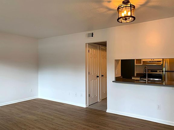 4th image of 148-807 W Trinity Ave #148