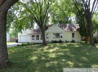 2250 Oakwood Dr, Mounds View, MN 55112