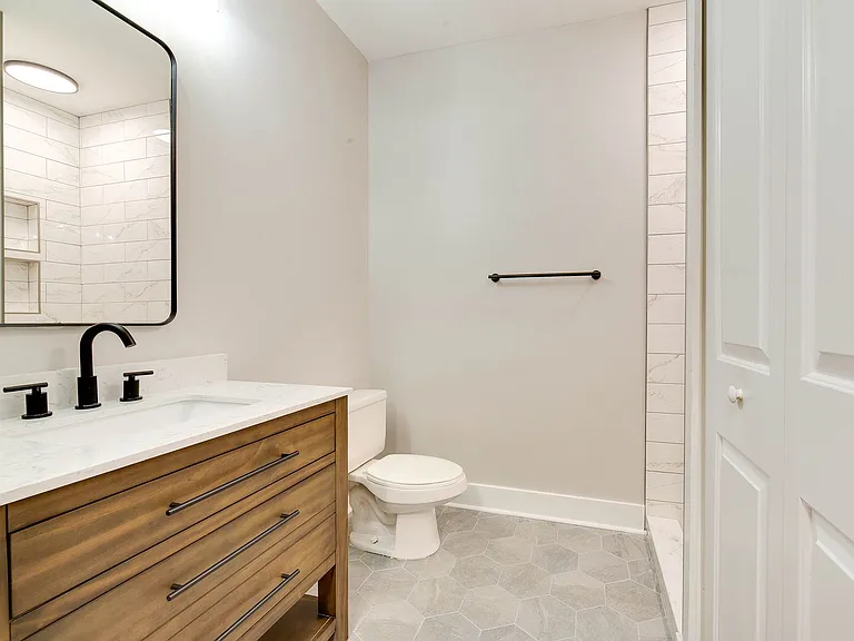 630 Calvert St #407 — Photo 24