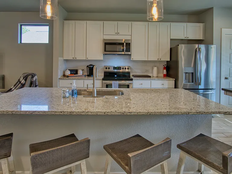1247 Greenhill Dr — Photo 18