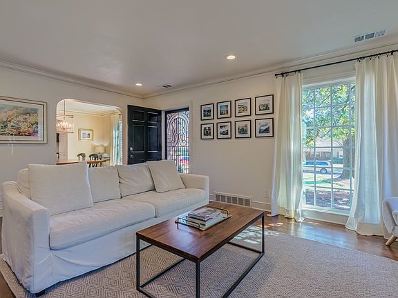 3rd image of 3622 Waynoka Ave