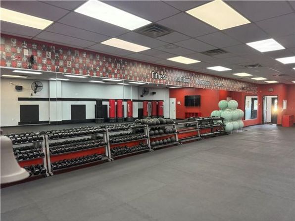 1300 Hylan Blvd