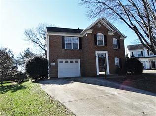 8401 Redstone View Dr, Charlotte, NC 28269