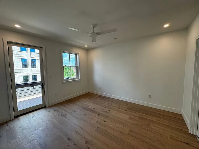 230 Washington St NE — Photo 37