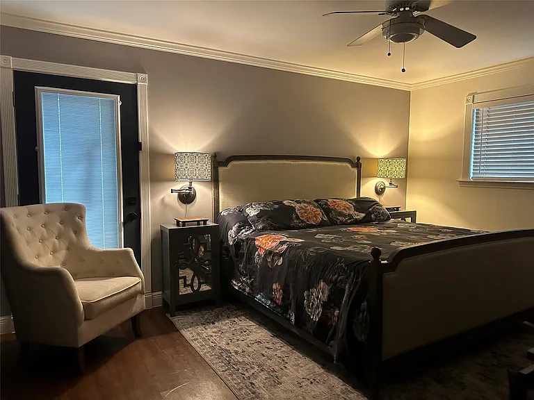 439 Brady Ln — Photo 10