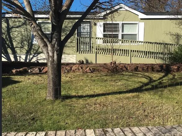 633 E Archwood Dr Unit 1, Eagle Point, OR 97524