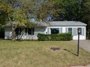 813 Parkside Ct, Streamwood, IL 60107