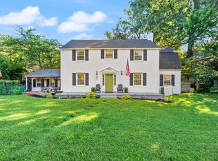 3827 Lorcom Ln, Arlington, VA 22207