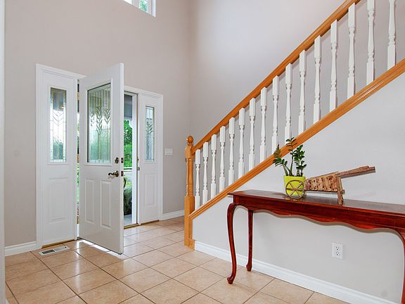 3rd image of 10016 NE 188th St