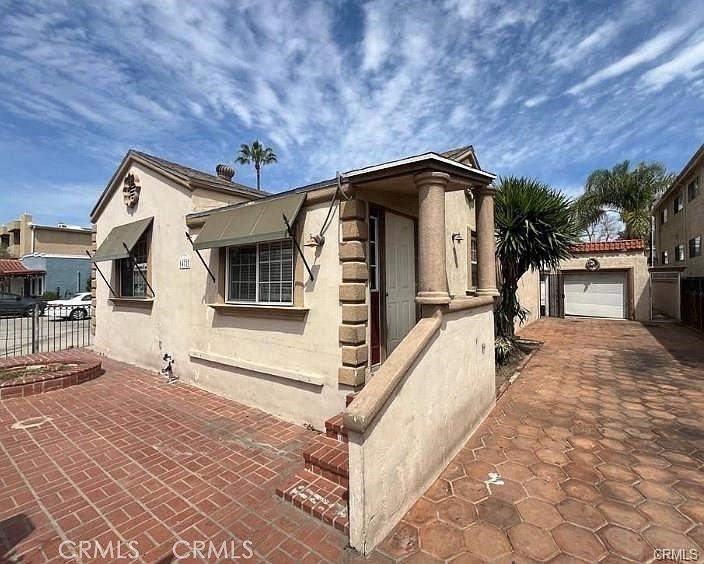 1st image of 14717 Victory Blvd #14717
