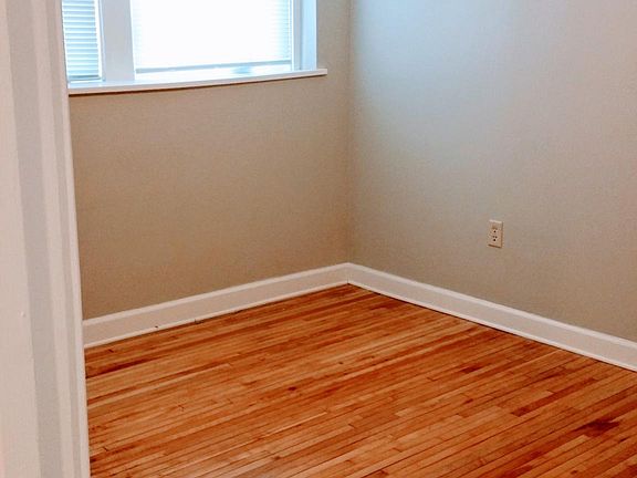 3rd image of 1702 Laurel Ave APT 14