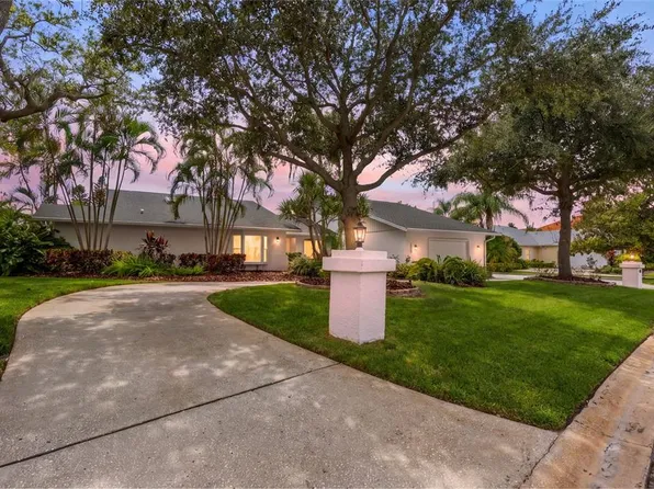 2339 KINGS POINT DRIVE, LARGO, FL 33774