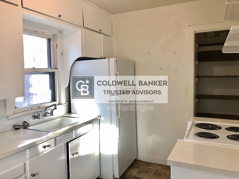 2612 27th St — Photo 3