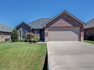 3209 Main St, Granbury, TX 76049