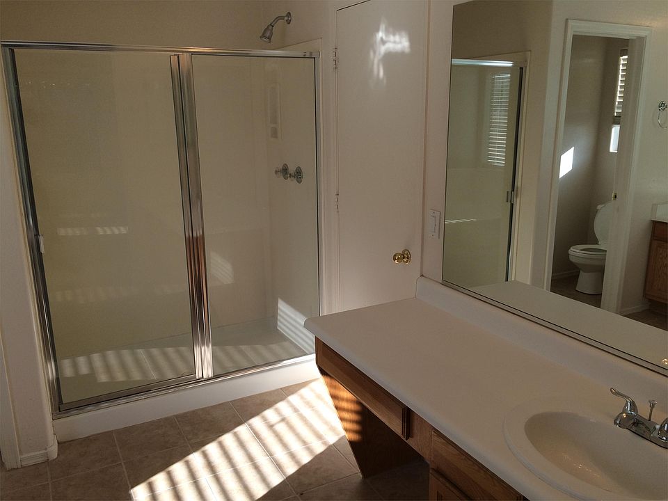 1st image of 43683 W Bedford Dr