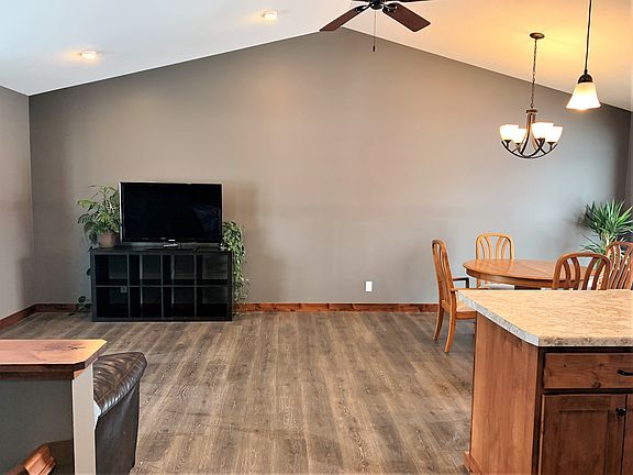 5th image of 1674 Beaver Way