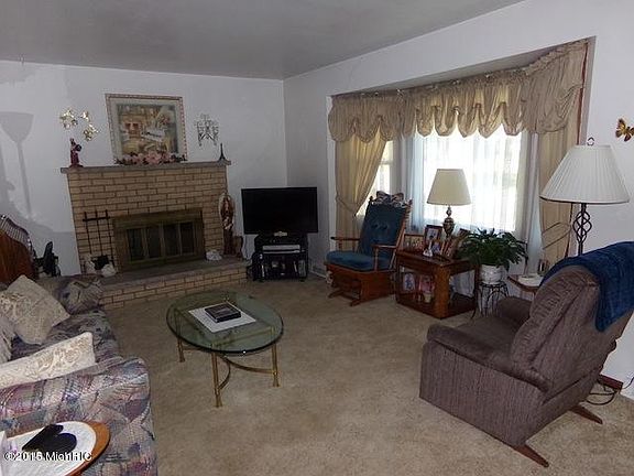 2nd image of 2244 Thornwood St SW