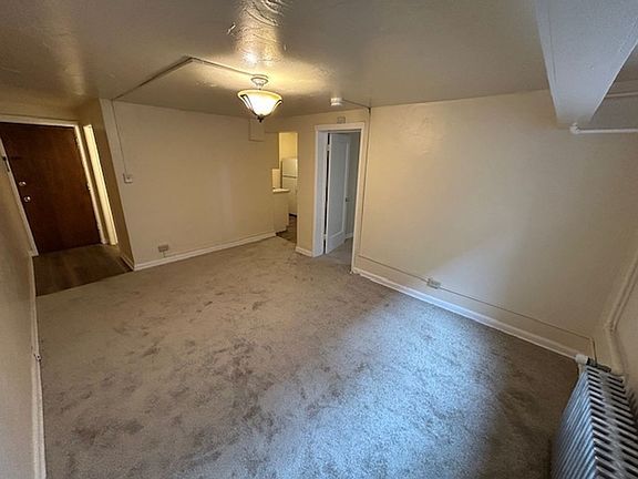4th image of 940 E 8th Ave APT 1