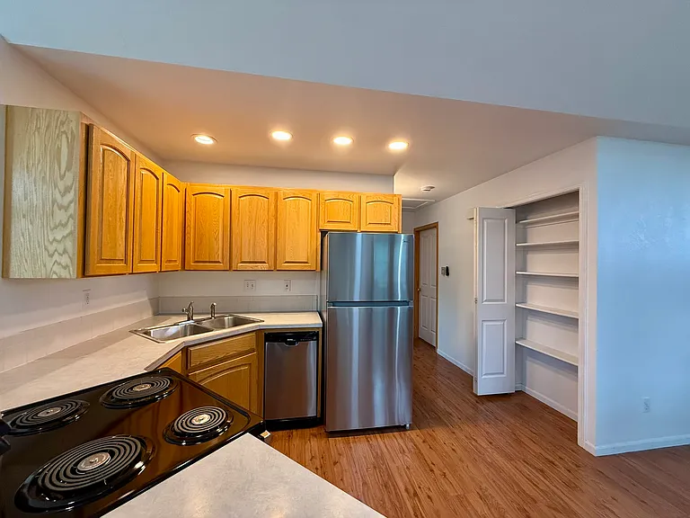 415 Mason Ct #2B — Photo 11