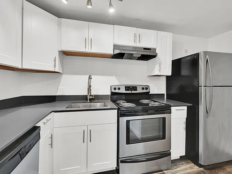 264 N 200 W — Photo 26