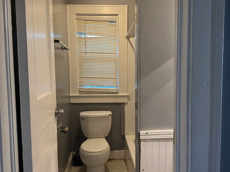 386 Ridgeway Ave #4 — Photo 1