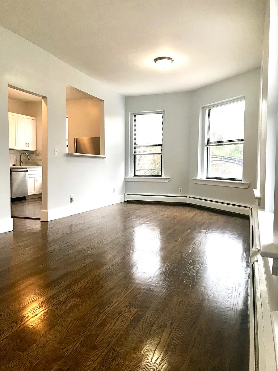 Building Photo - 83 Highland St #2
