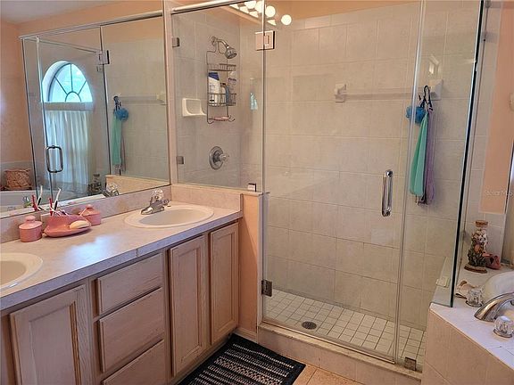 3rd image of 4729 Deer Lodge Rd