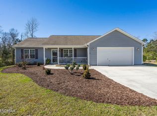 408 Elisa Ln, Hubert, NC 28539