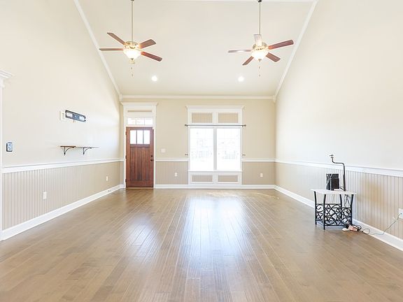 4th image of 4067 McKenzie Ln