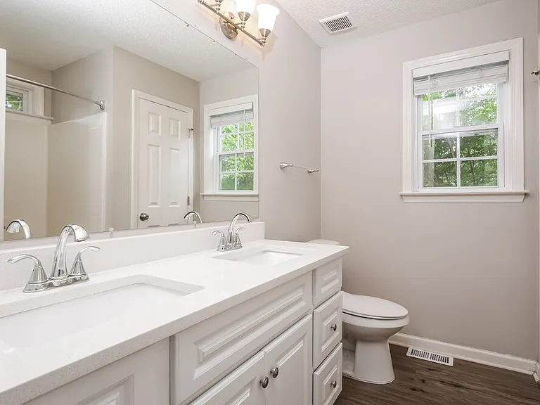 203 Zircon Ln — Photo 11