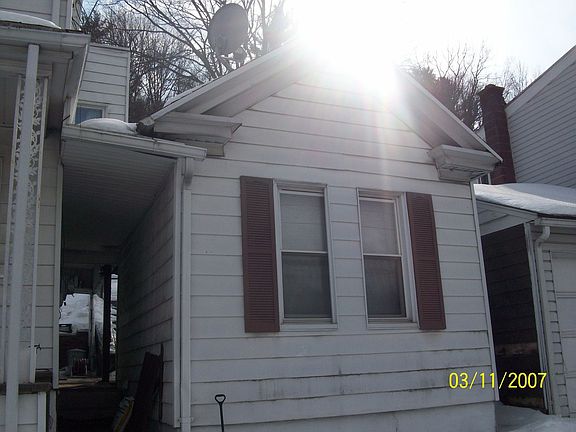 5th image of 511 Peacock St