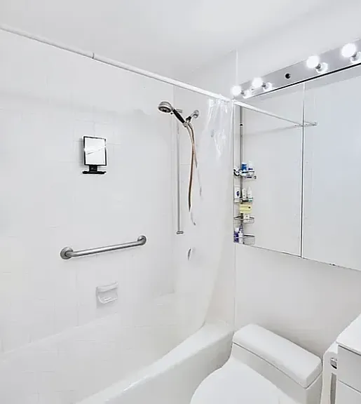 350 W 50th St #4BB — Photo 5