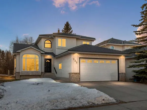332 N Hawkstone Close NW, Calgary, AB T3G 3P2
