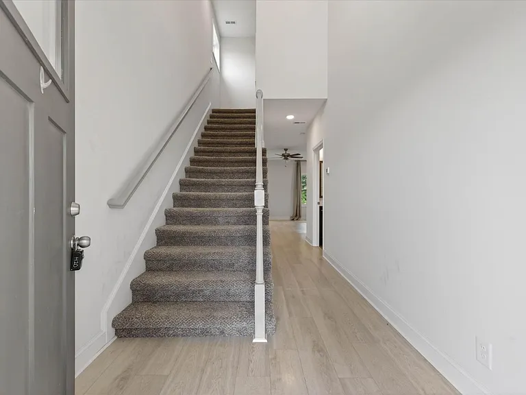 1437 Citadel Dr — Photo 5