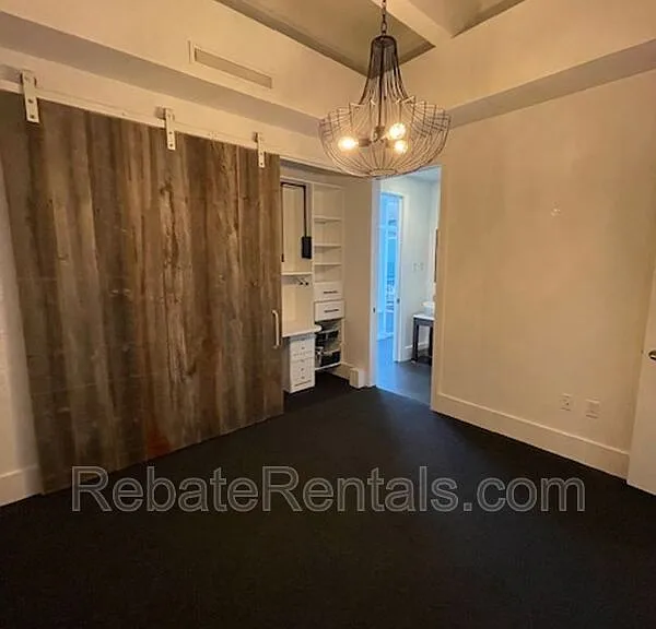 320 N 1st St #813 — Photo 21