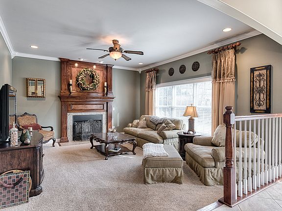 3rd image of 25735 Meadowland Cir