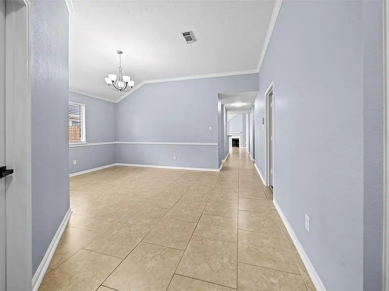 6627 Greenhouse Rd — Photo 3