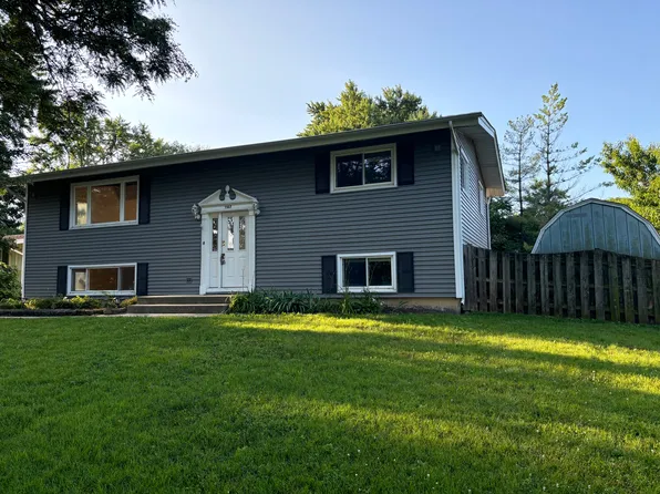 1107 Edwards Ave, St Charles, IL 60174