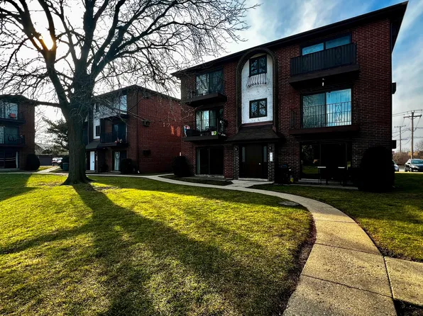 1061 Ferrari Dr APT Gb, Bensenville, IL 60106