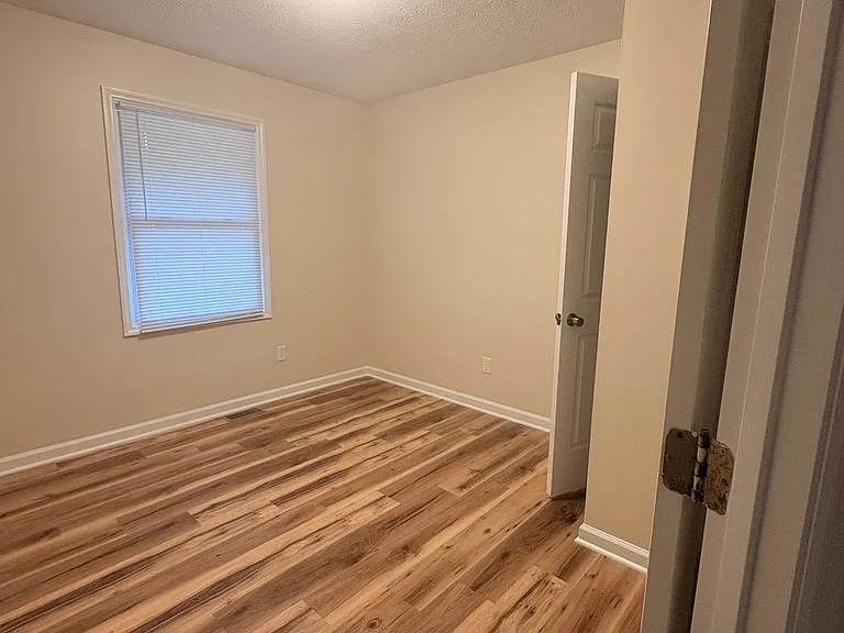 117 E Kentucky Ave — Photo 9