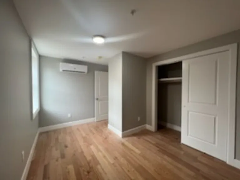 525 Clinton Ave — Photo 14