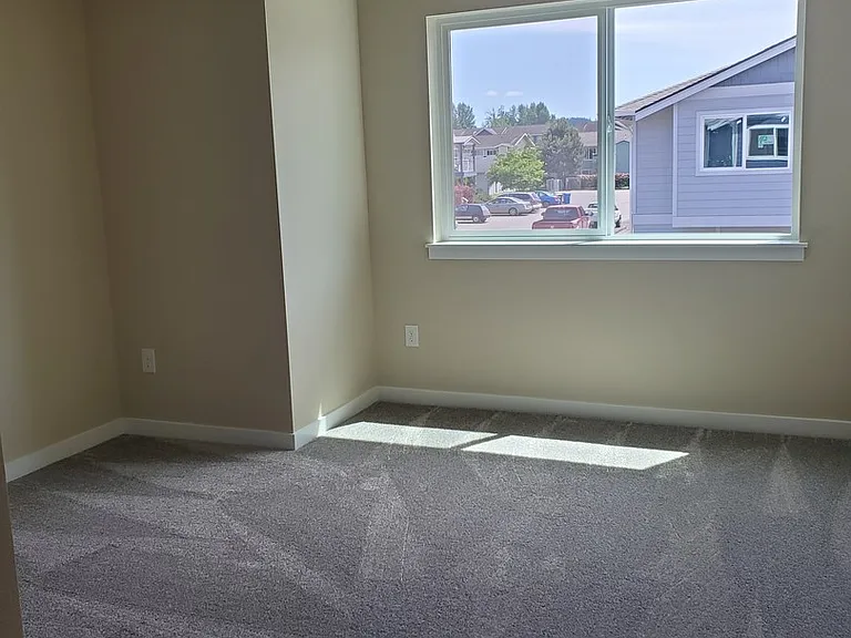 1917 Ahlers Ave — Photo 13